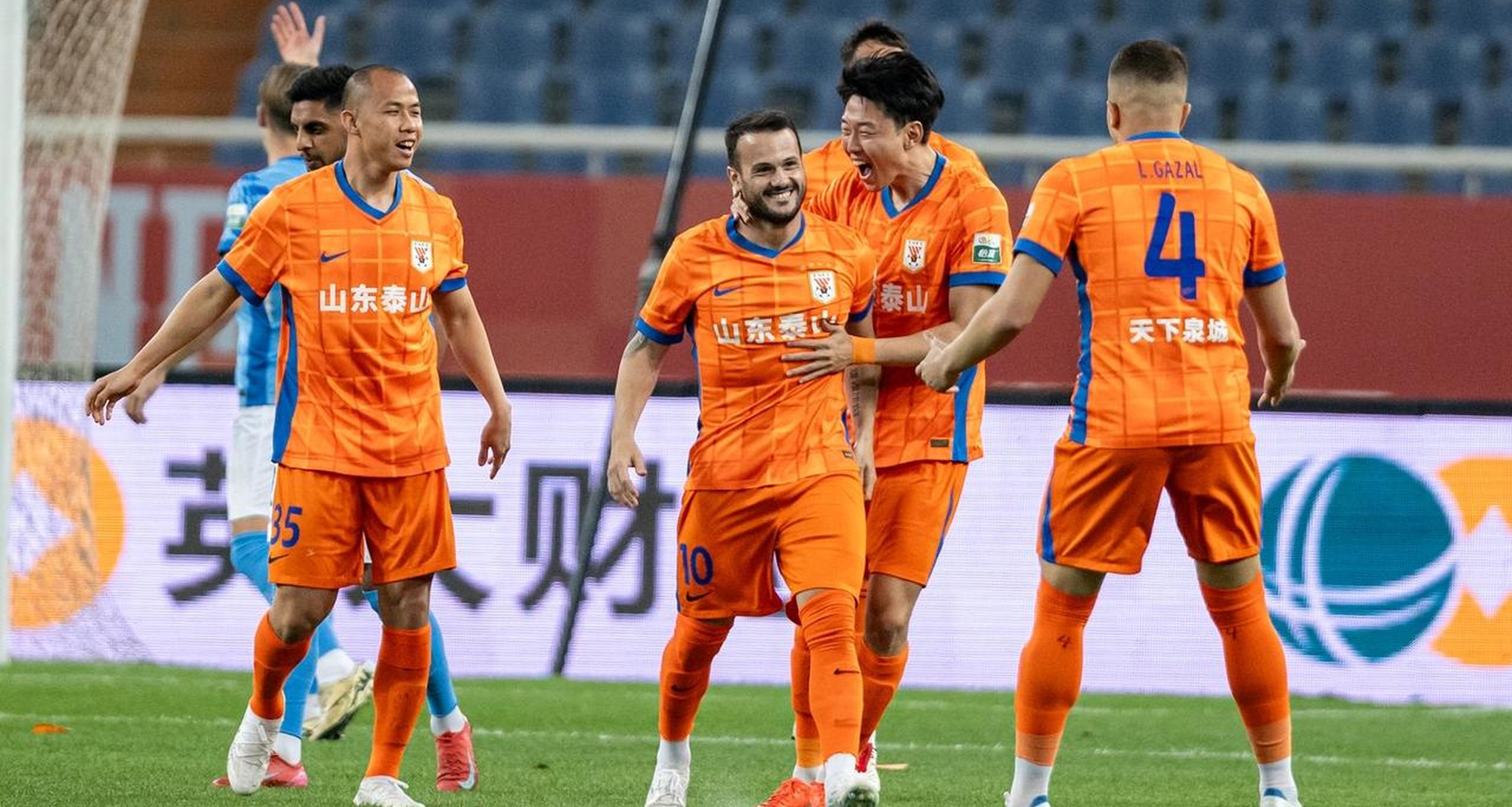 开云登录入口-包含足总杯冲刺阶段走向成谜，浙江队外线爆发，更衣室稳定，资深球员宣示担当的词条