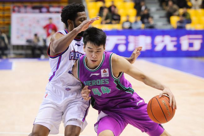 开云注册-山东男篮历史上的外援